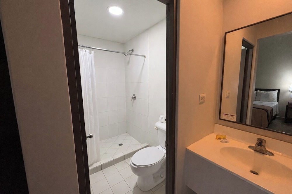 Hotel Plaza Del Arco Express 59/65