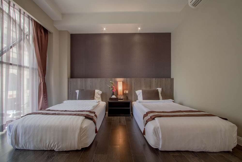 JAPANESE, SUITE