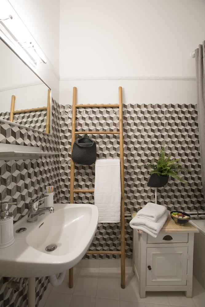 Attractive Flat Near Acropolis Museum 30/35