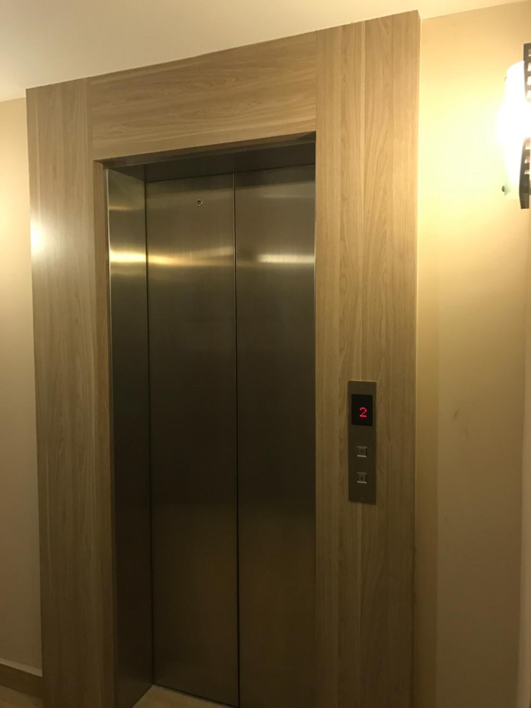Se Hotel 2 25/37