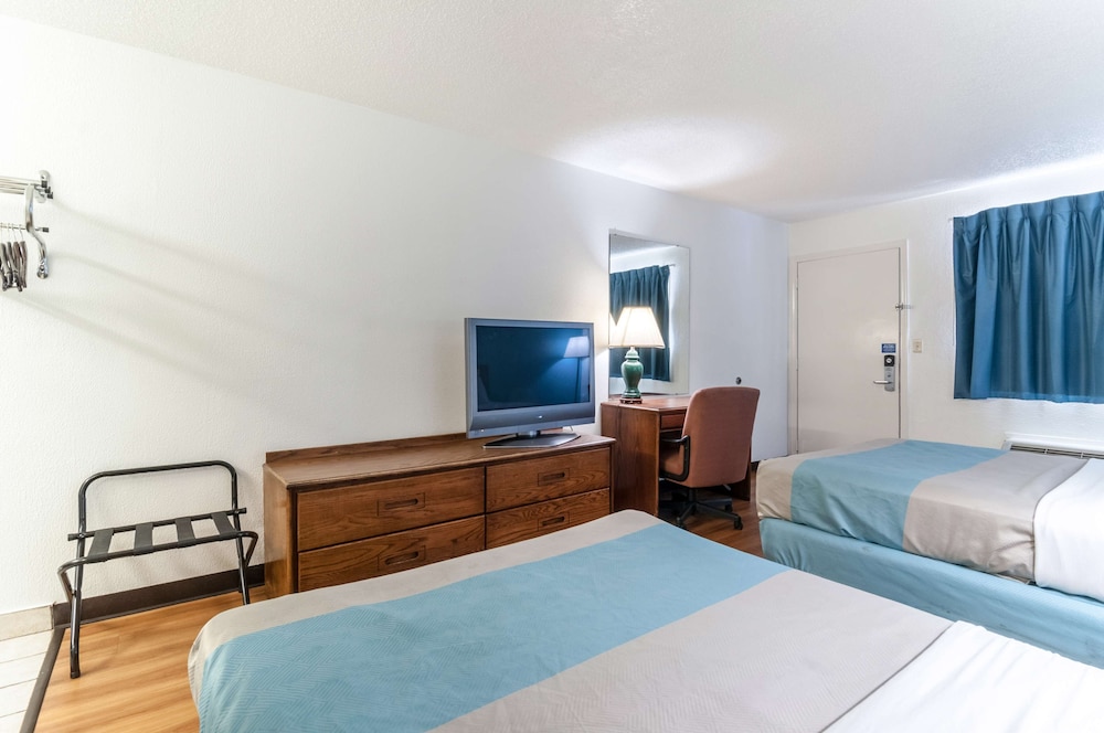 Motel6 Southgate, MI - Detroit 13/60