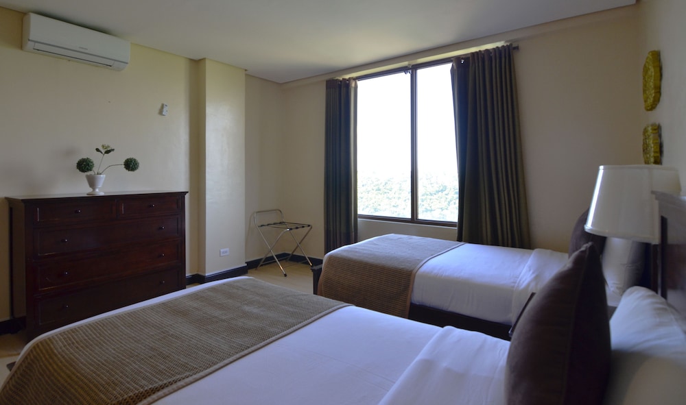Crosswinds Resort Suites 12/50