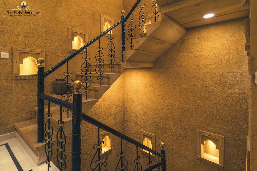 Gaji Hotel 37/64