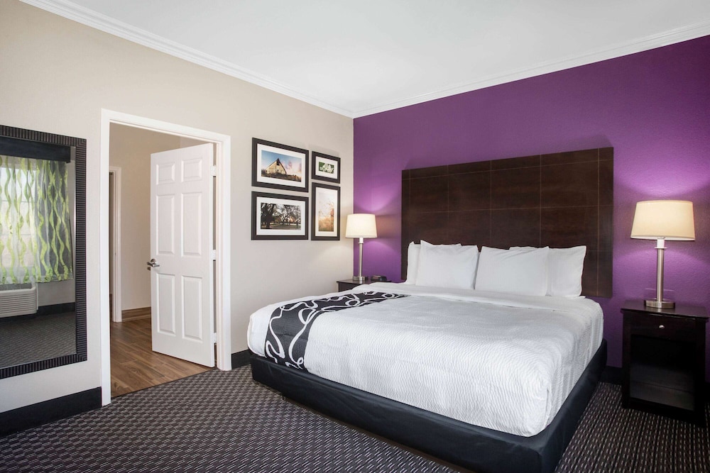 La Quinta Inn And Suites By Wyndham Columbus Tx 17/60