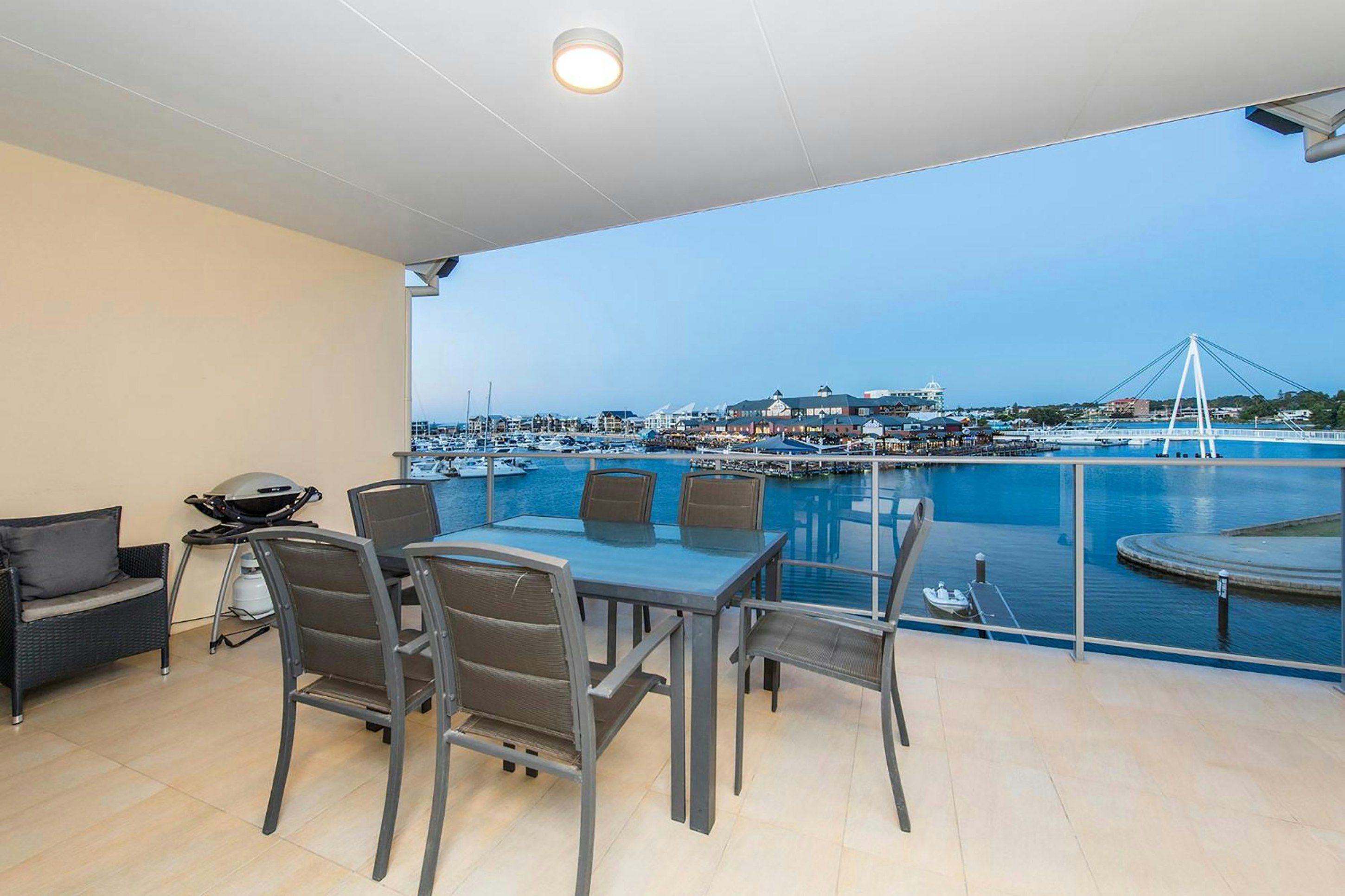 Dolphin Quay Apartments 38/71