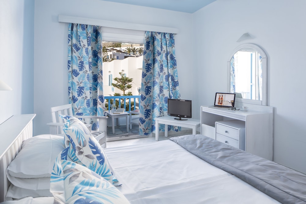 Kosmoplaz Beach Hotel 27/77