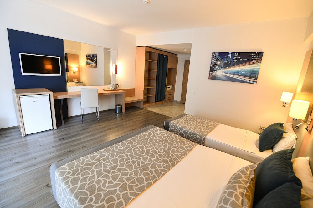 Avena Resort and Spa Hotel 18/68