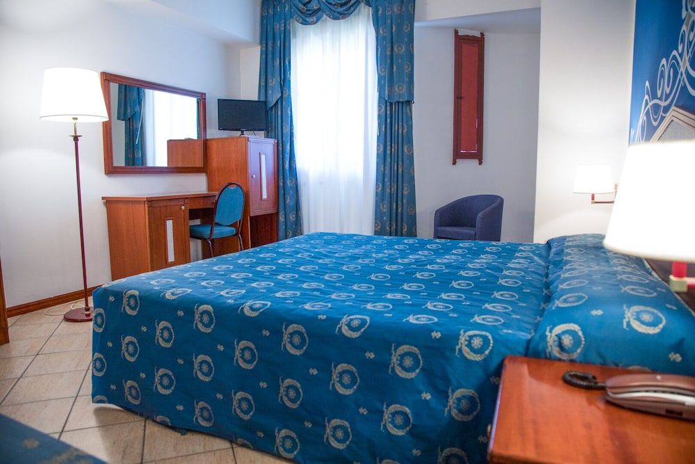 Assinos Palace Hotel 10/28