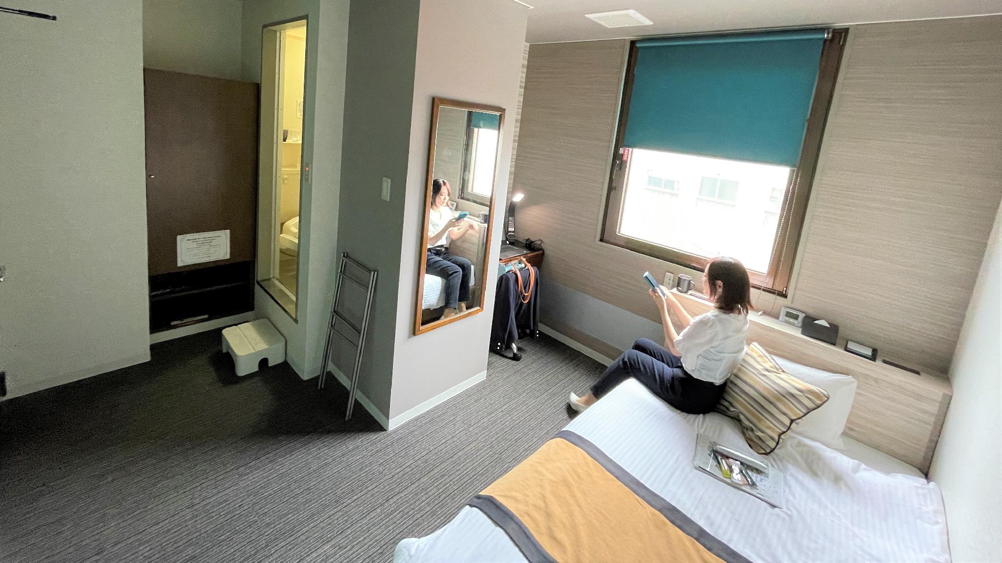 Semi Room, Single, Semi Double Bed
