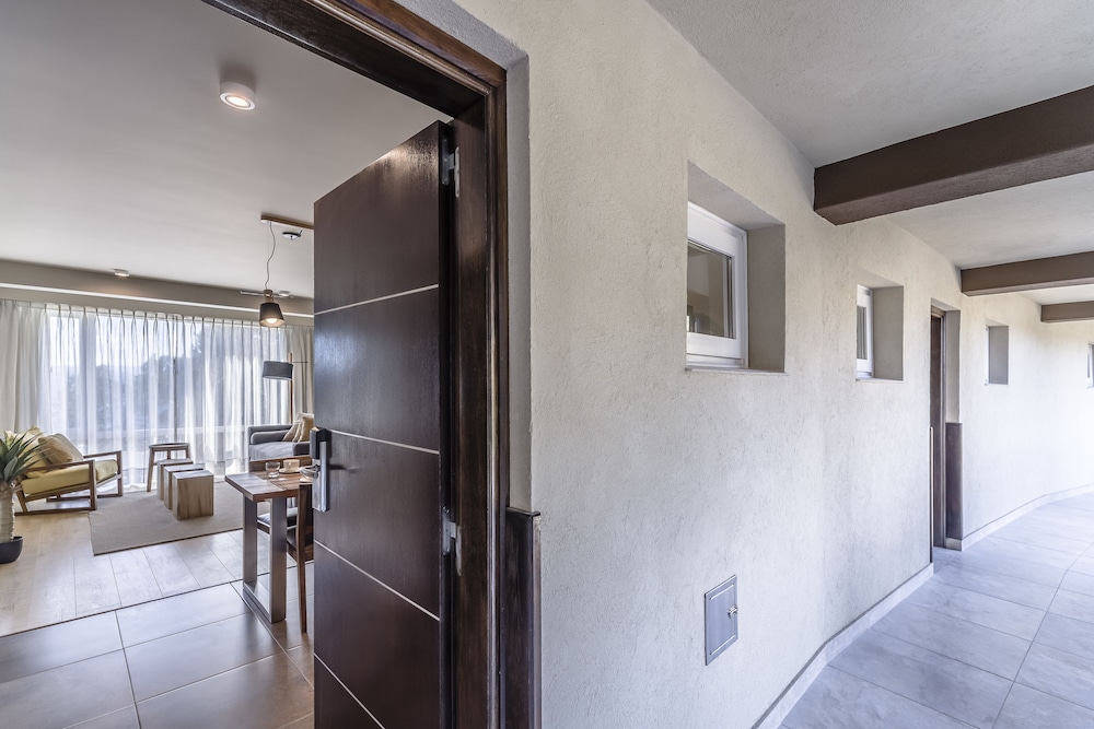 Aguila Mora Suites & Spa 57/57