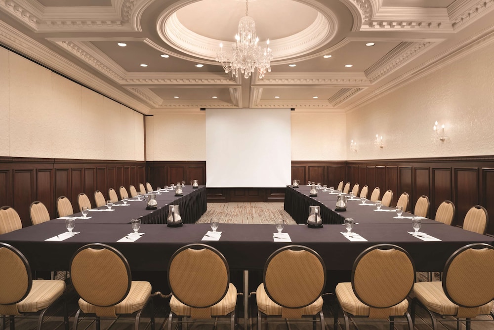 Radisson Hotel Cincinnati Riverfront 51/60