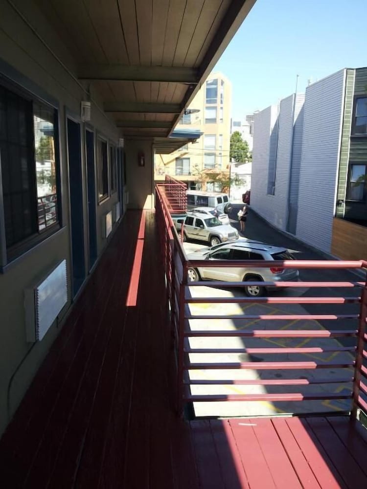 Bay Bridge Inn 19/29