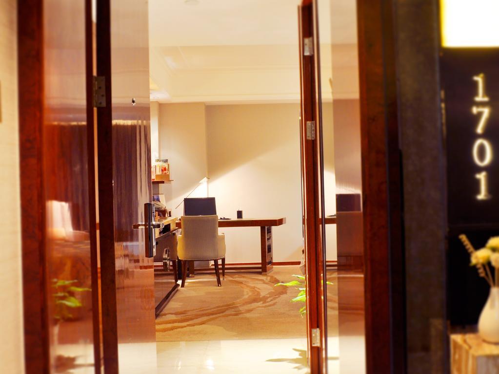 Wuxi Jinling Hotel 12/40