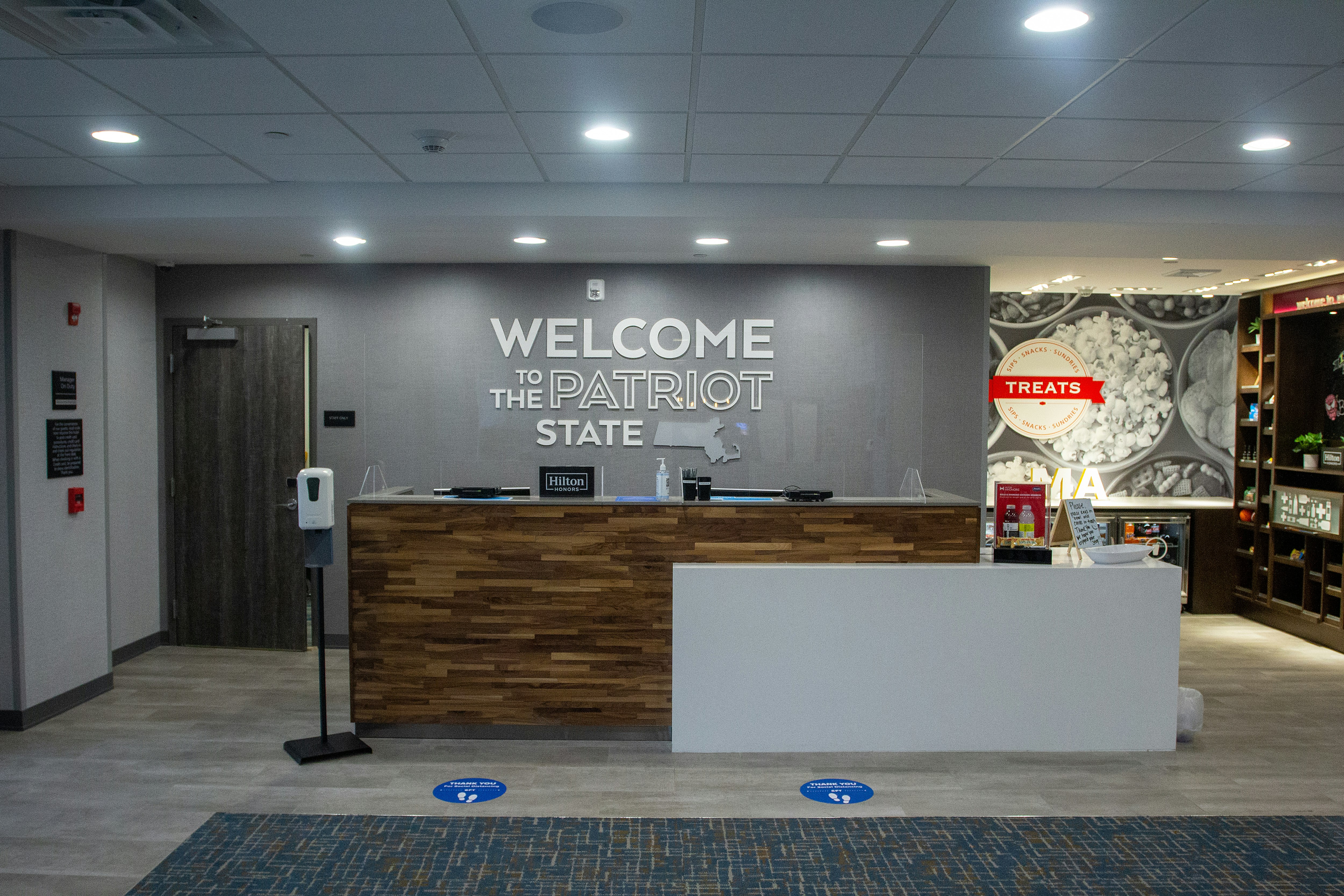 Hampton Inn Suites North Attleboro 2/34