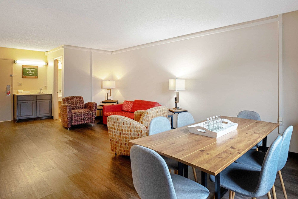 Quality Inn Frontier at US Hwy 30 23/34