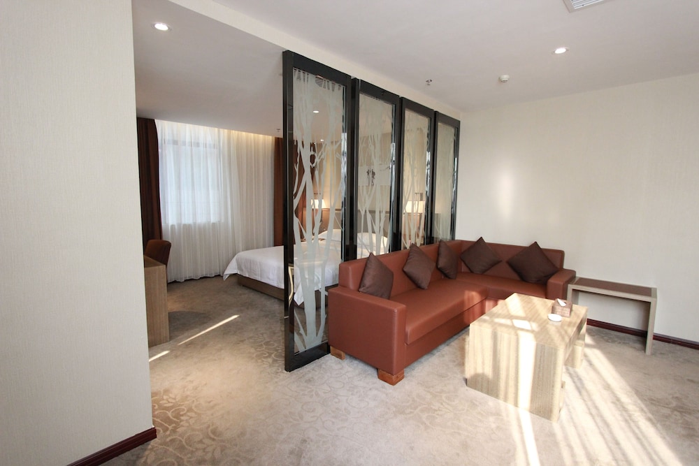 GUANGZHOU BOYI HOTEL 32/50