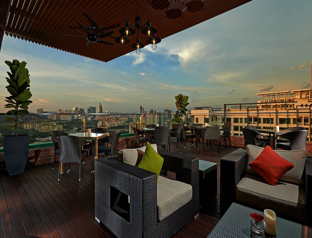The Pearl Kuala Lumpur 30/50
