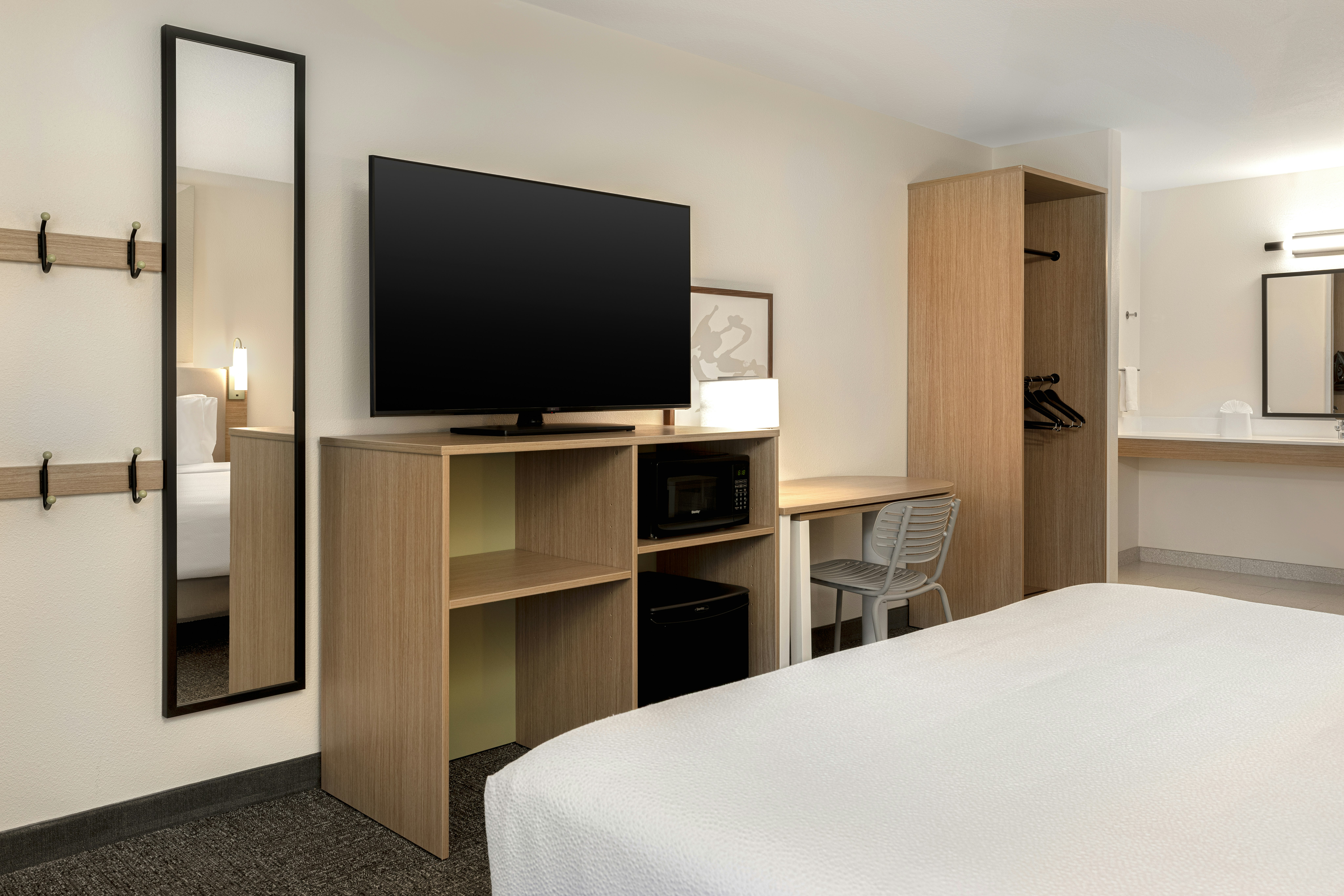 غرفة بسرير كينج، Spark by Hilton Santa Nella 5/7