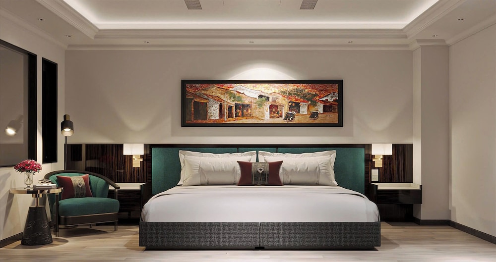 Deluxe, King Bed, No Window