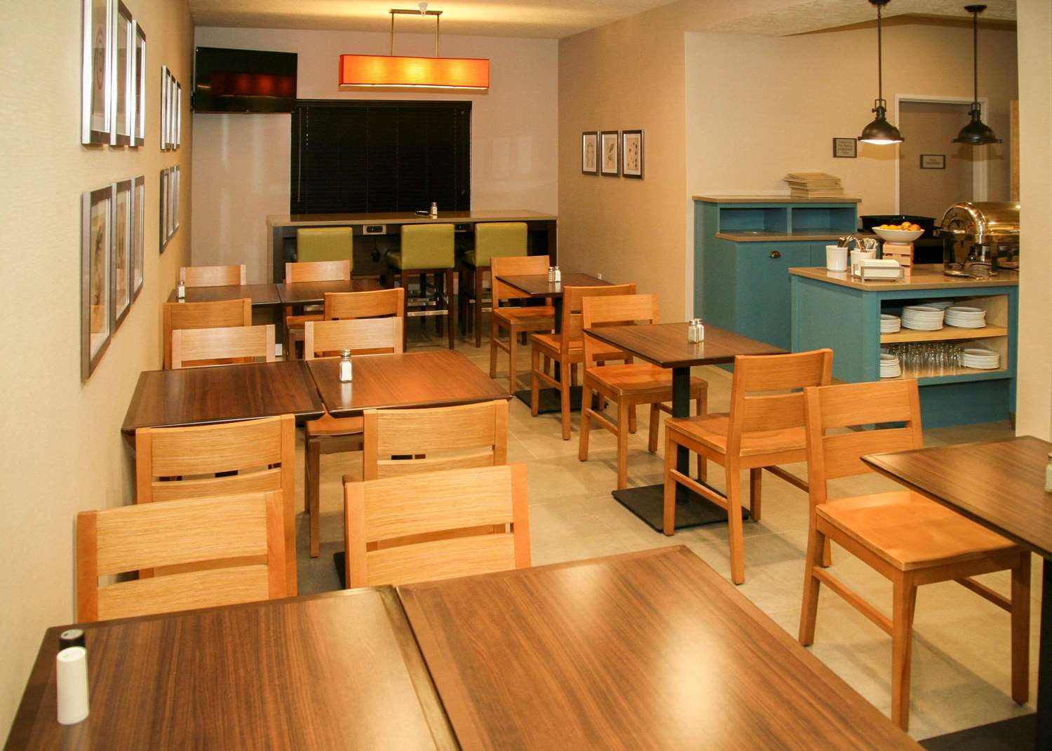 Country Inn & Suites by Radisson, Prineville, OR 16/21