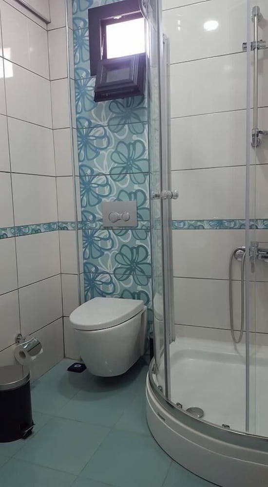 Mai Hotel 50/50