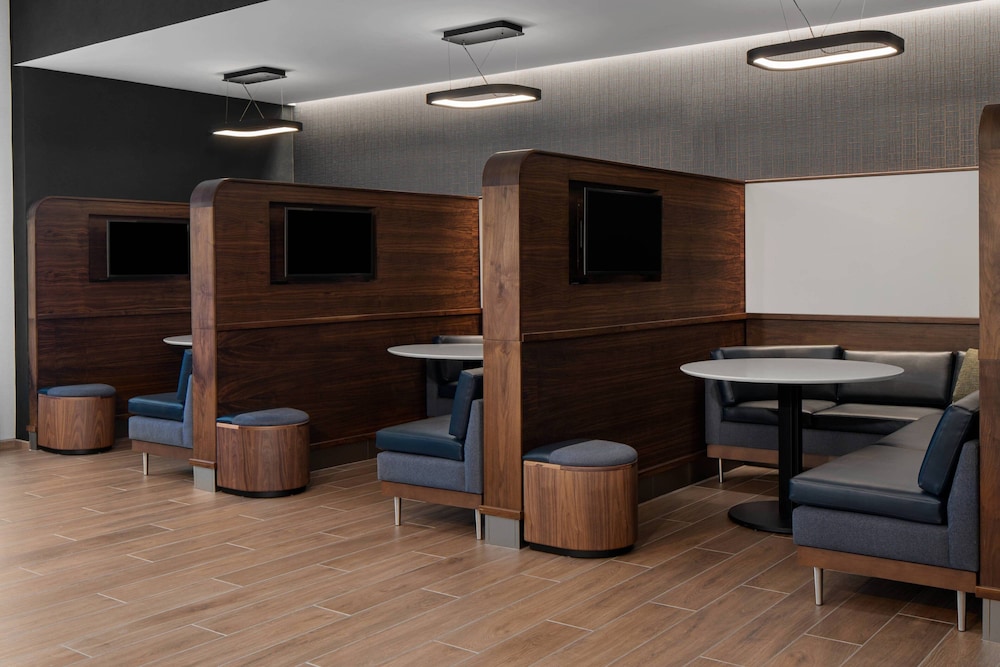 Courtyard by Marriott Houston I-10 West/Memorial 21/42