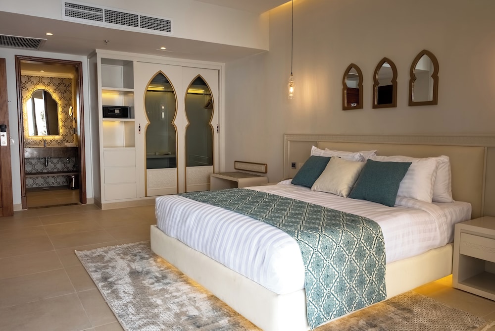 Pool, Suite, King Bed، Sunrise Sentido Mamlouk Palace 2/3