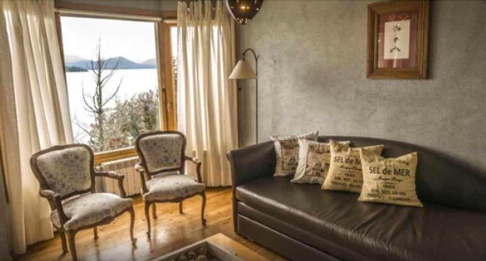 Lirolay Suites 32/46