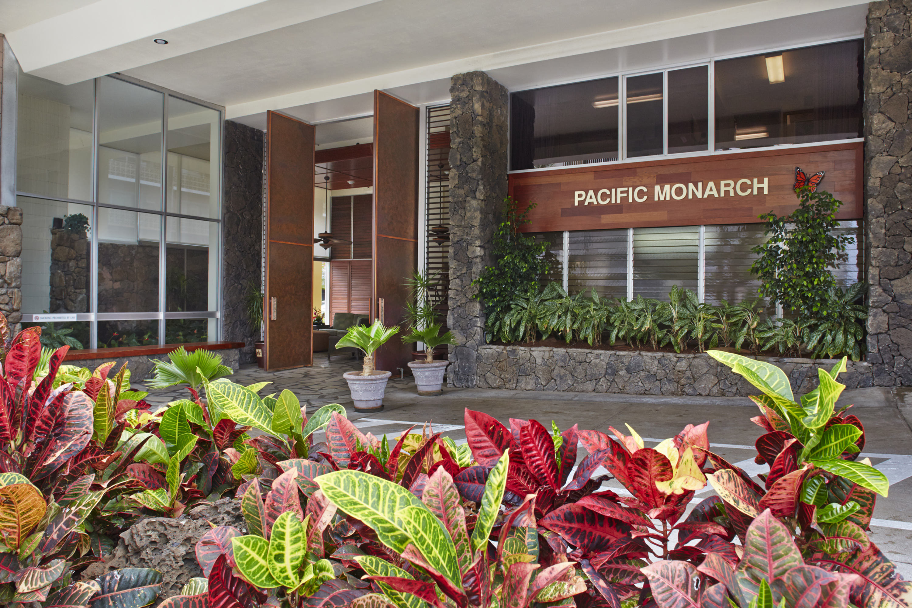 Pacific Monarch Hotel 10/73