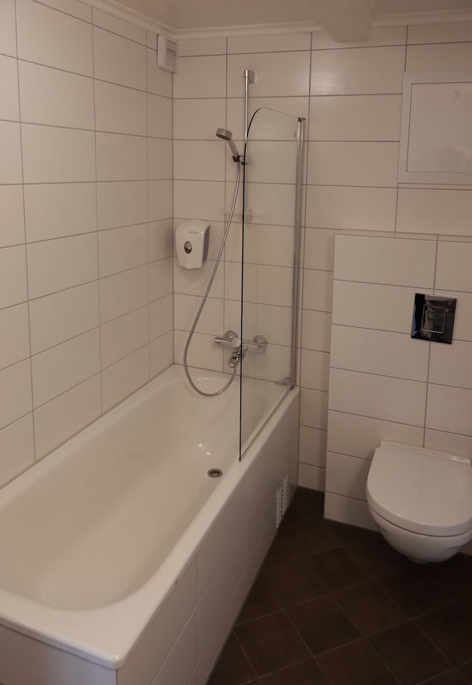 Sanner Hotell 48/50