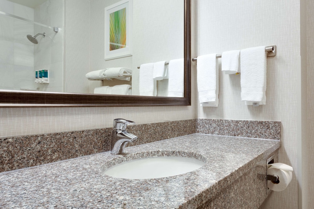 Drury Inn and Suites Greenville 35/36