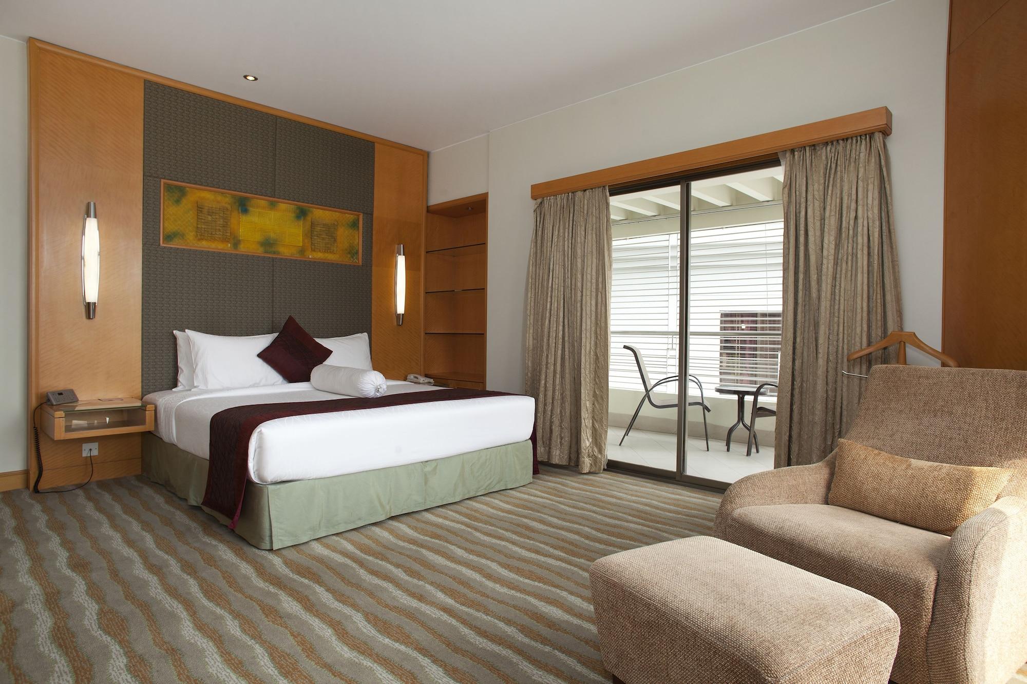 Lakeshore Hotel & Apartments 16/66