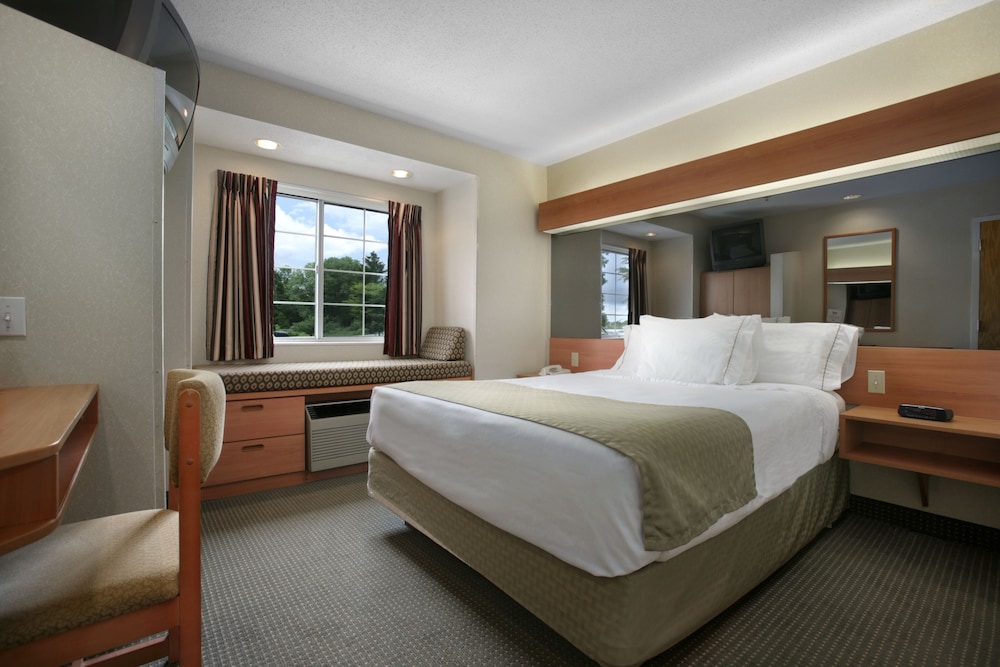 Microtel Inn Suites By Wyndham Uncasville 3/27