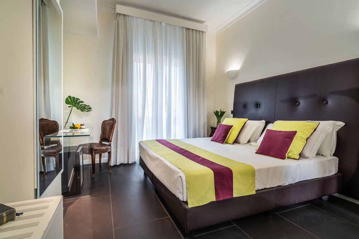 DELUXE, DOUBLE BED