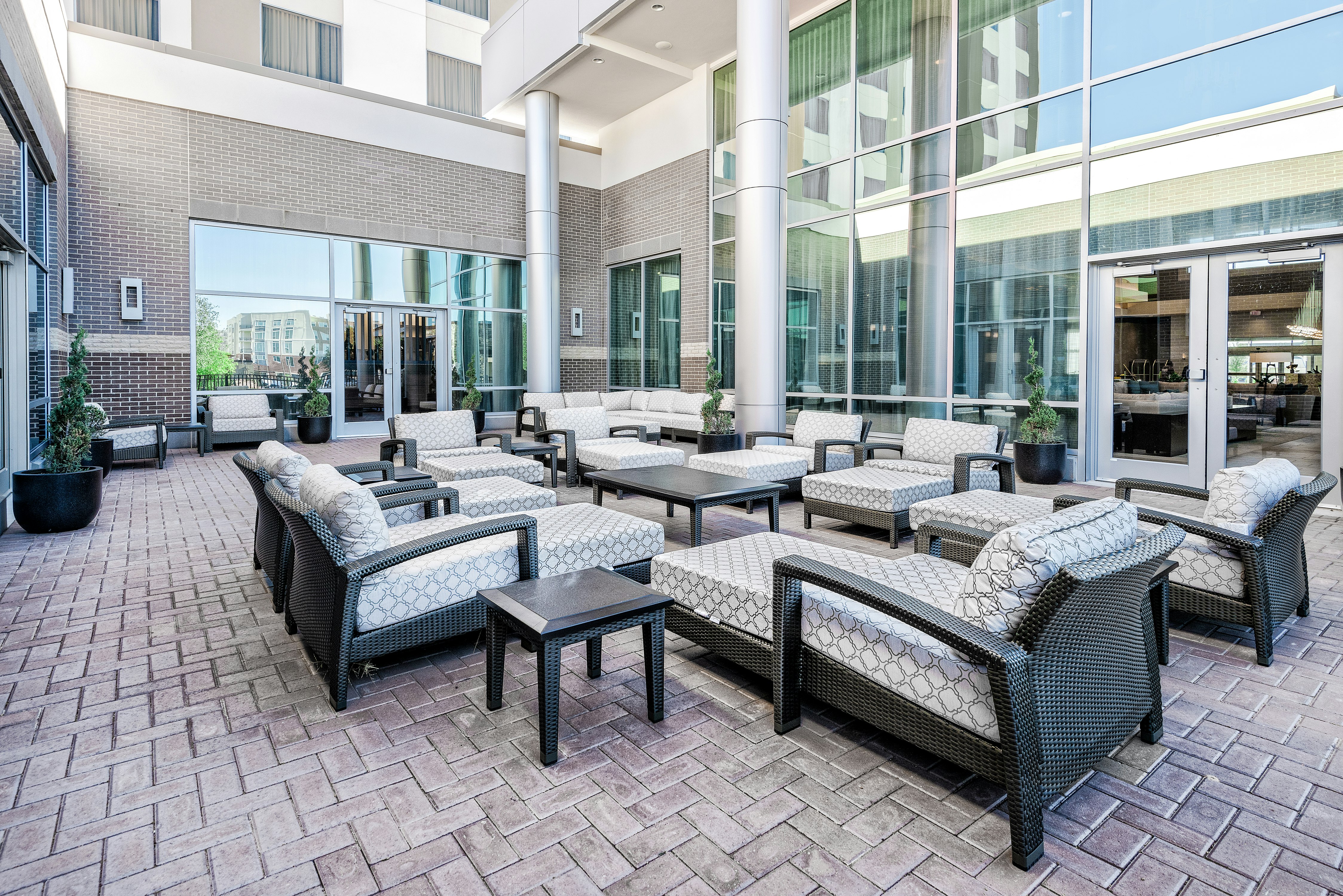 Embassy Suites By Hilton College Station 24/57