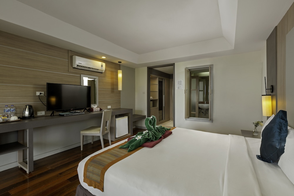 Nakara Long Beach Resort 24/50