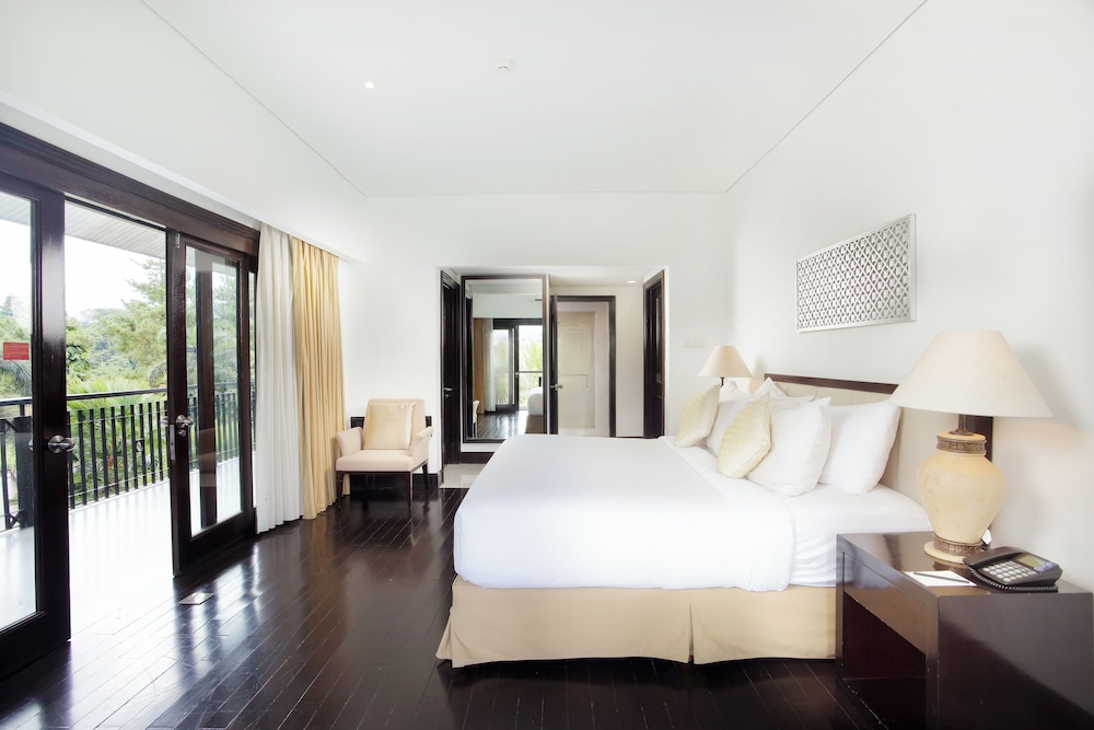 Lido Lake Resort by MNC Hotel 21/63