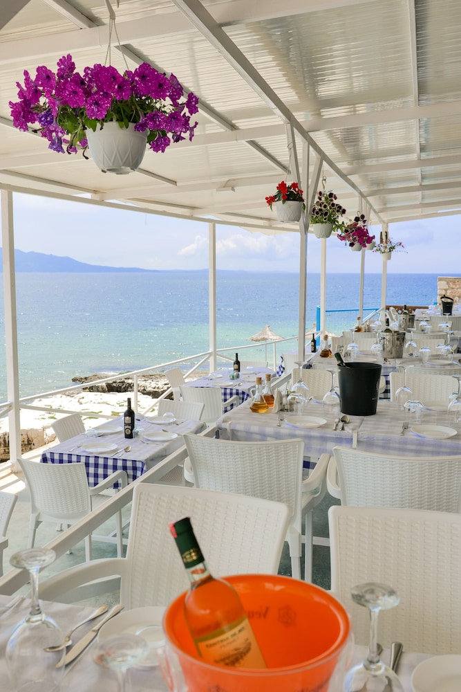 Oceanic Overview Suites 39/50