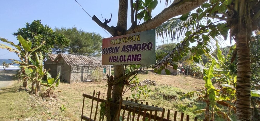 Gubuk Asmoro Nglolang by ZUZU 7/47