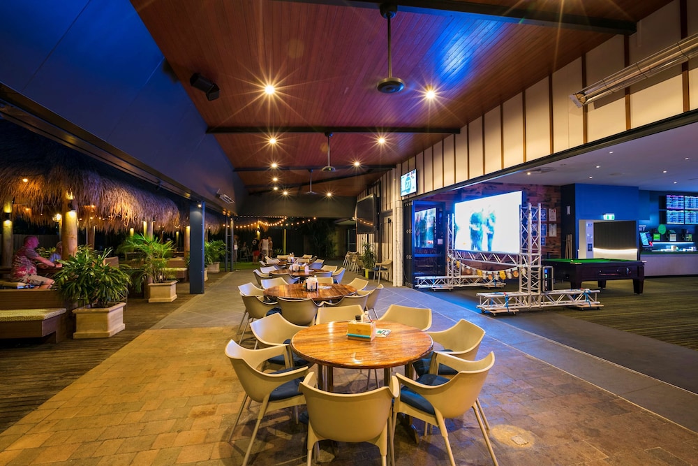 Nightcap At Kawana Waters Hotel 42/65