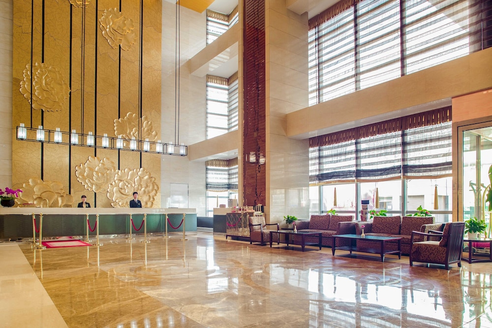 New Century Hotel Qingdao 37/73