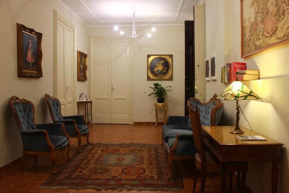 Umberto House 30/40