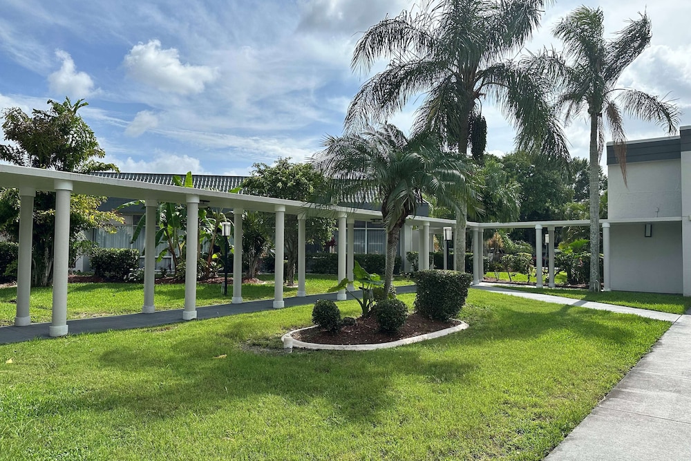 Ramada by Wyndham Cocoa 53/59