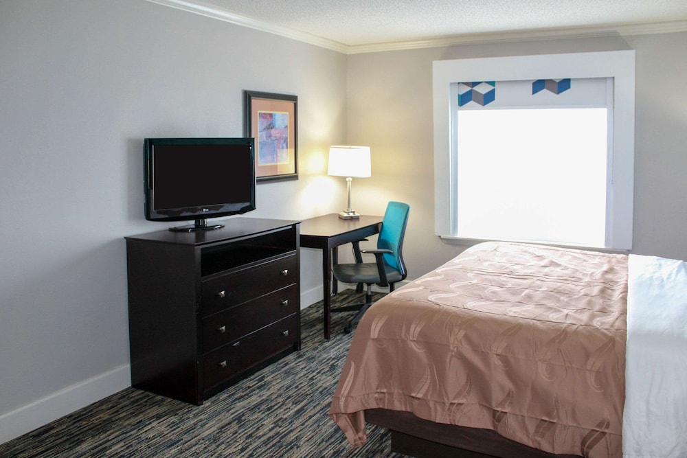 Quality Inn Crossville Near Cumberland Mountain State Park 21/47