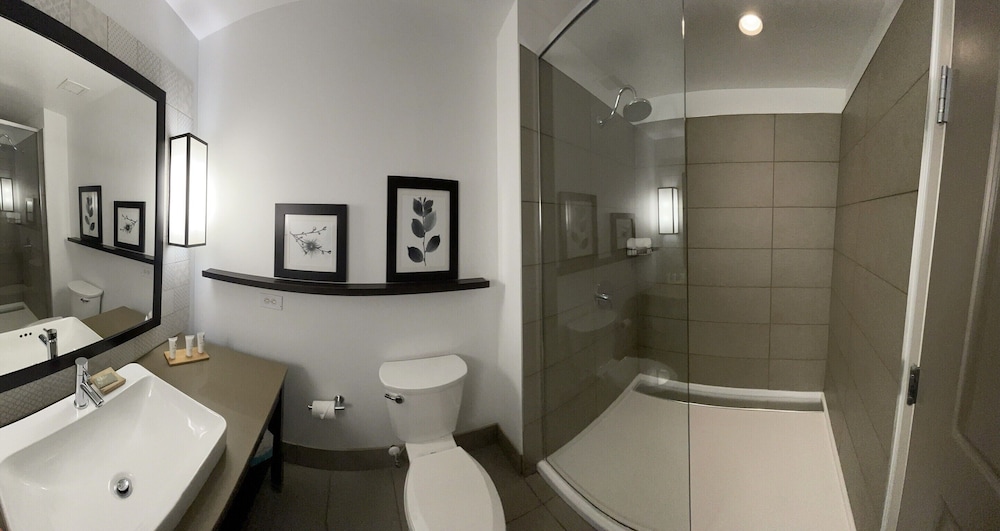 غرفة بسرير كينج، Country Inn and Suites by Radisson, Charlottesville-UVA, VA 4/4