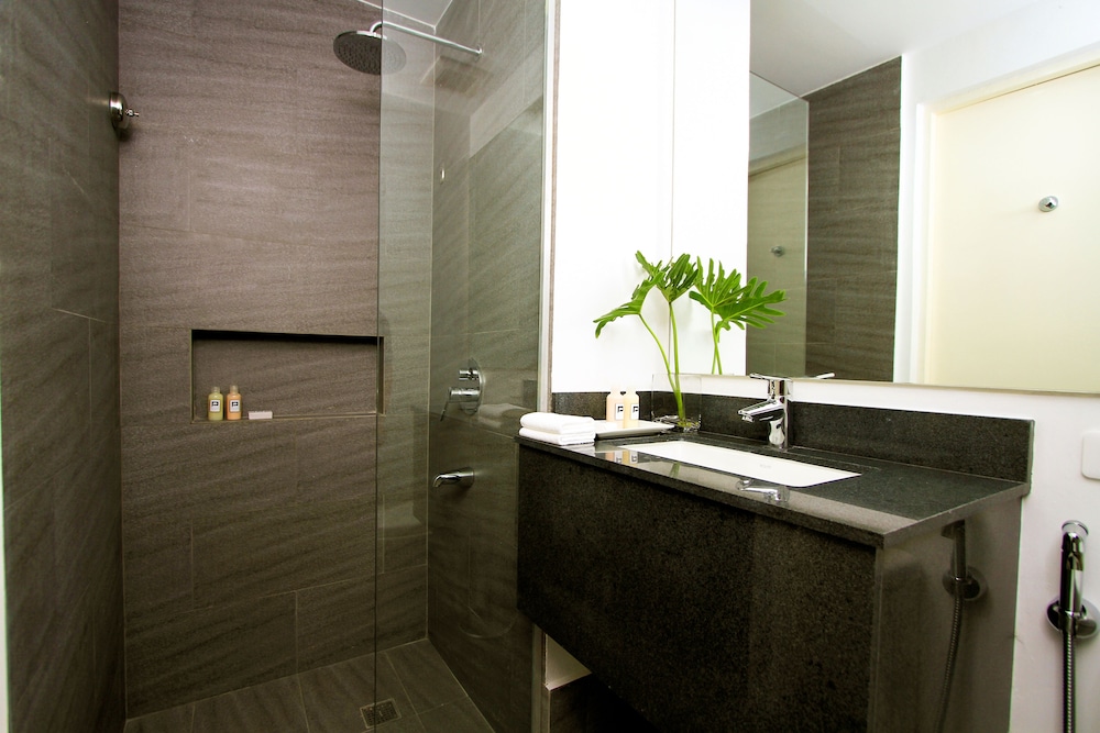 Privato Ortigas 38/41
