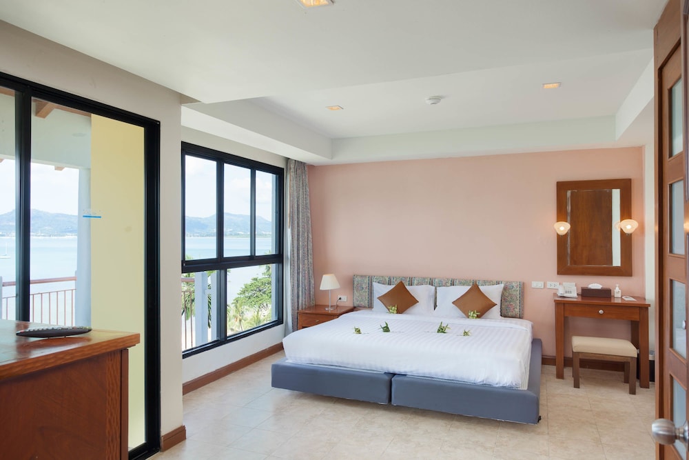 Deluxe Two Bedrooms