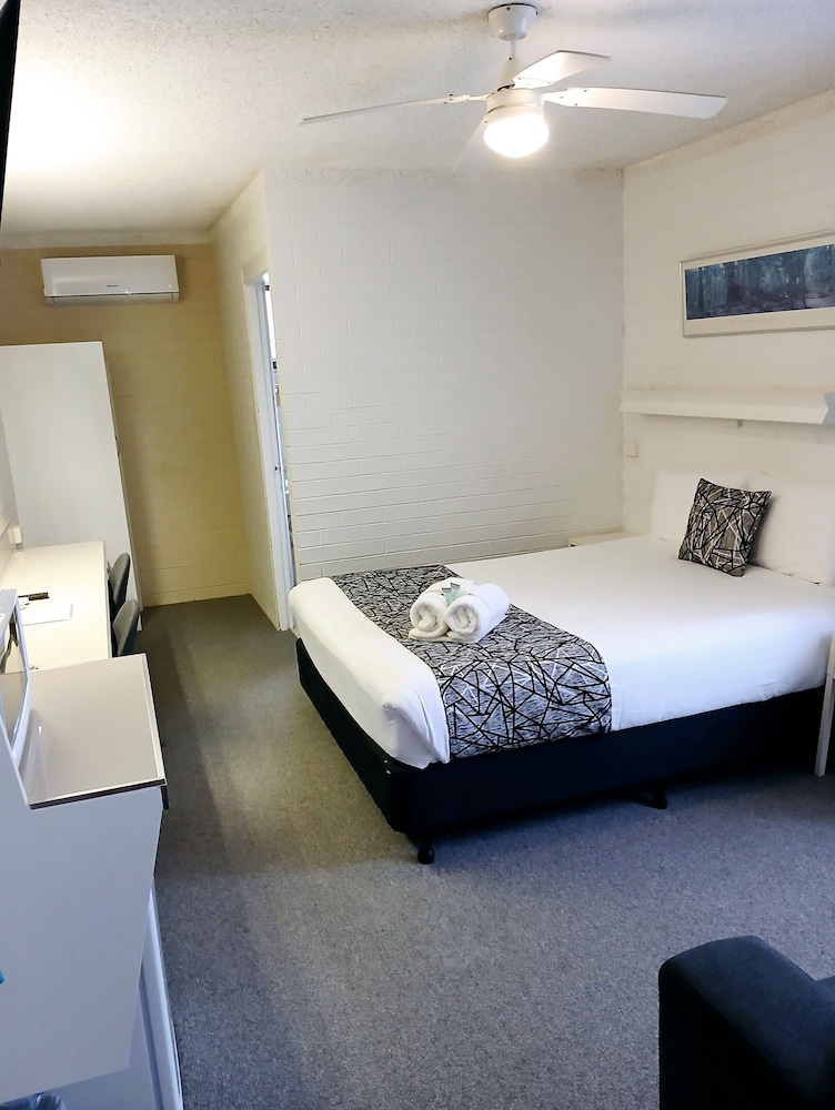 DELUXE, SUITE, QUEEN BED