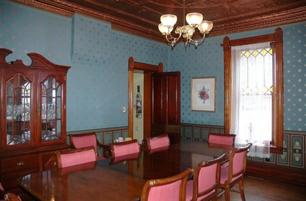 Nauvoo Grand Bed and Breakfast 31/51