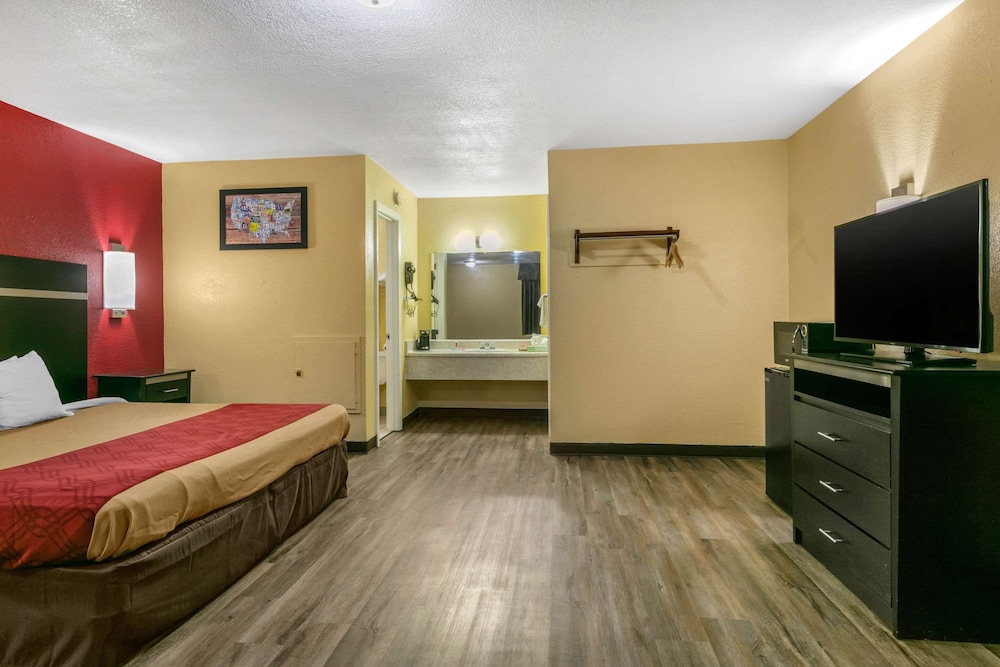 Econo Lodge Jonesboro 11/25